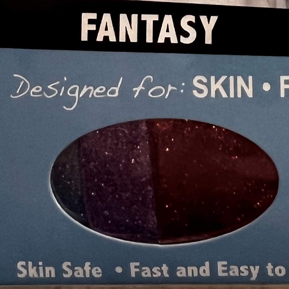 Glimmer Body Art "Fantasy" Glitter Transfer Art - Picture 2 of 6